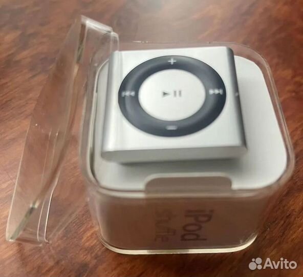 iPod shuffle 4