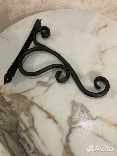 Кронштейн для полки и кашпо