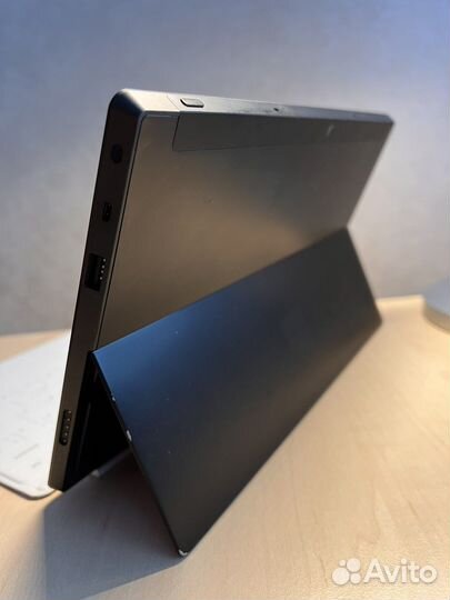 Планшет Microsoft на windows с клавиатурой