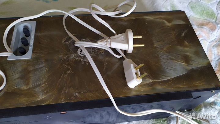 Трëхпрограмный приëмник с электронными часами