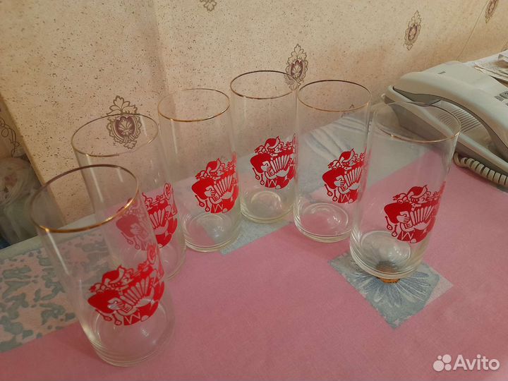 Стеклянные стаканы