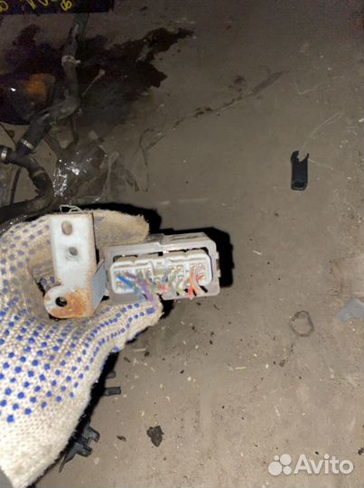 Блок управления стеклоочистителем lexus GS300