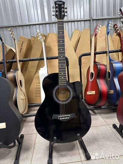 Акустическая гитара белучи