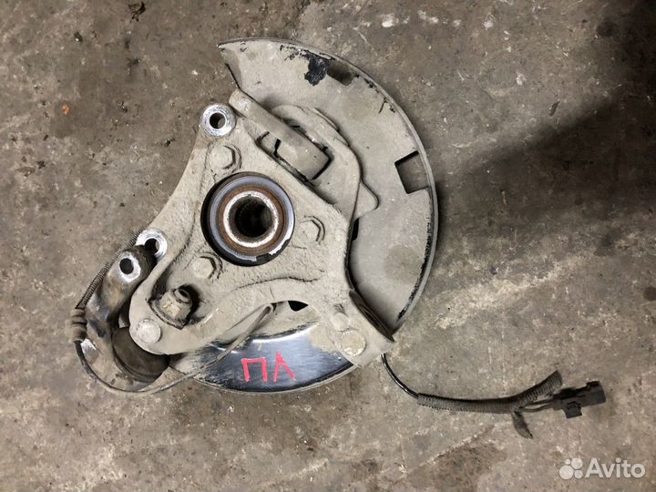 Кулак поворотный передний левый (Opel Astra)