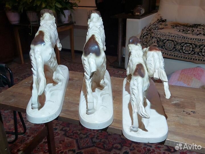 Статуэтка борзые фарфор 3шт одним лотом