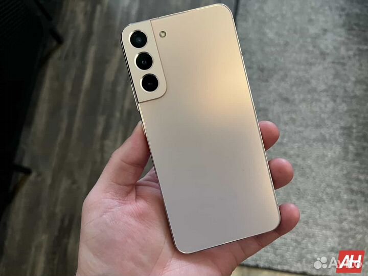 Samsung Galaxy S22, 8/128 ГБ