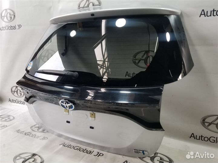 Крышка багажника Toyota Yaris