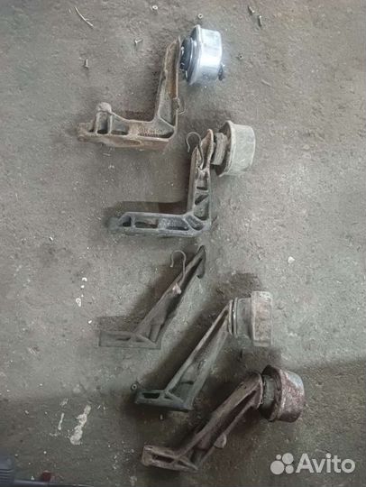 Кронштейн правый двигателя abl Aac 1x 1.9d/2.0