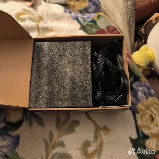 Блок питание Gigabyte P750M