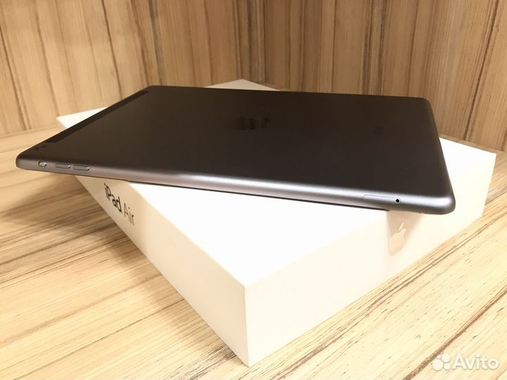 iPad Air Wi-Fi + Cellular 128GB