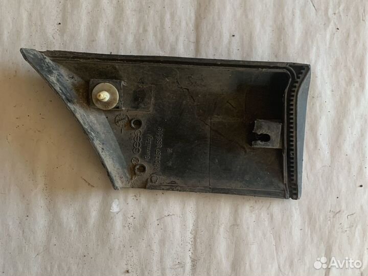 Молдинг переднего правого крыла для VW Passat (B3