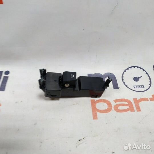 Кнопка стеклоподъемника Hyundai Tucson 3 2019