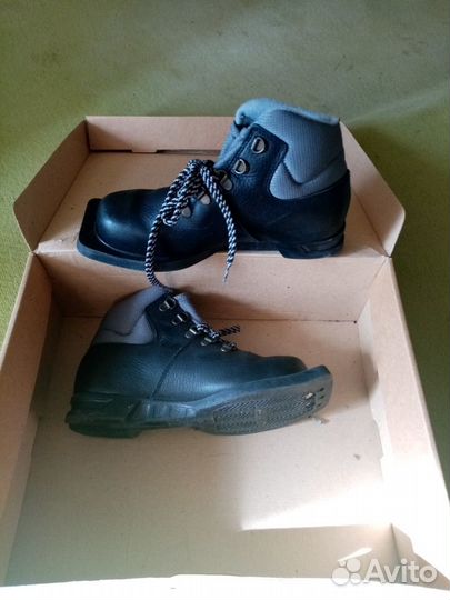 Лыжные ботинки