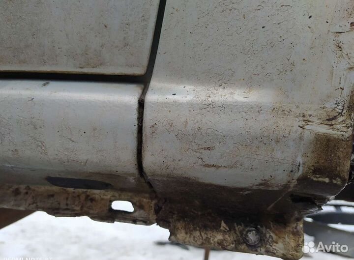 Крыло Рено Логан 1