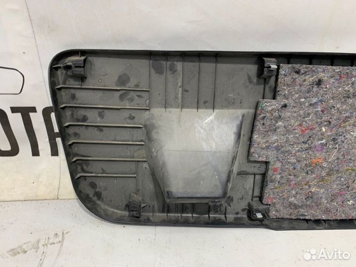 Обшивка крышки багажника Volkswagen Polo sedan