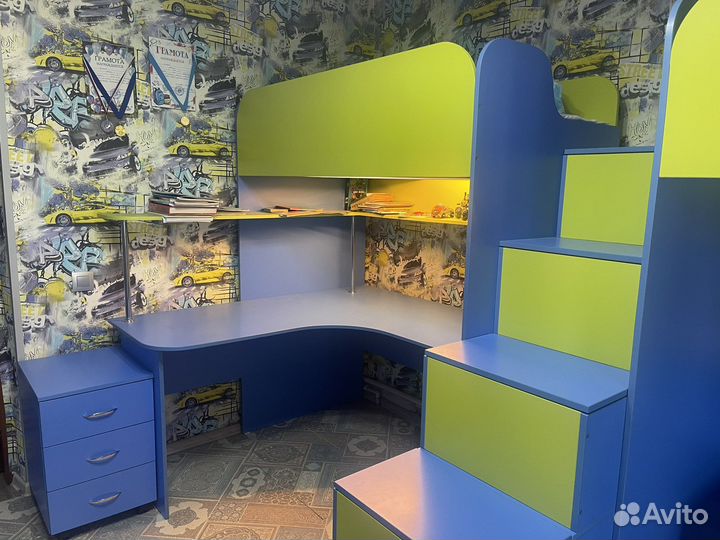 Детская двойная кровать чердак со столом