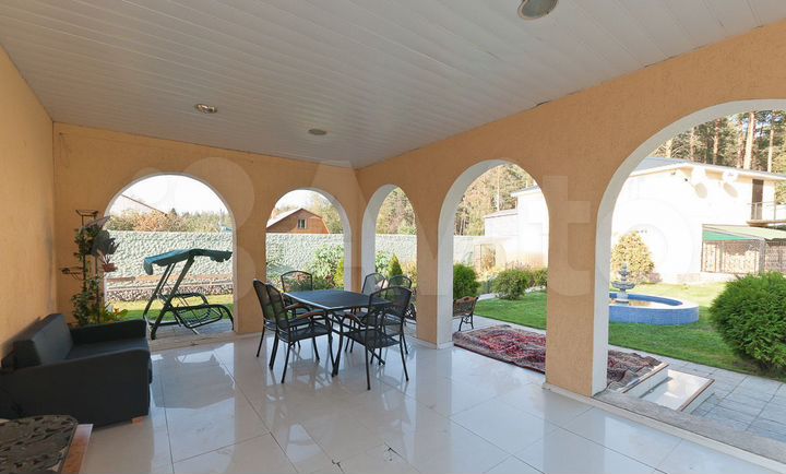 Коттедж 700 м² на участке 15 сот.