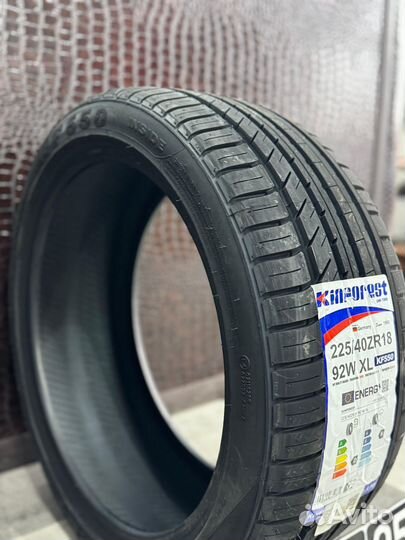 Kinforest KF-550 225/40 R18 92W