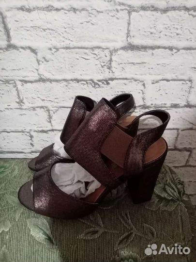 Босоножки женские 37 и 39 размер