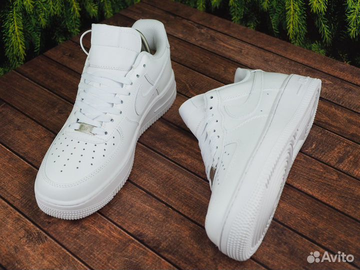 Кроссовки женские Nike Air Force 1'07, Lux