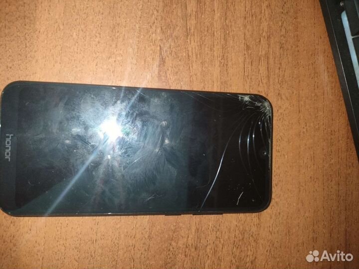 Телефон honor 8а
