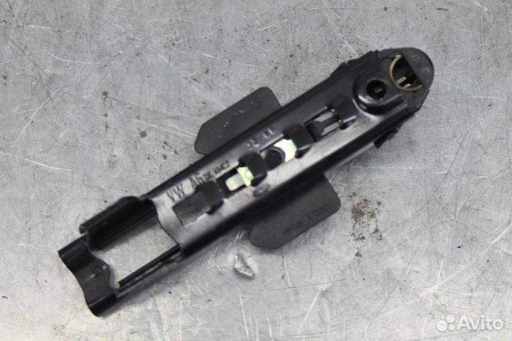 Механизм регулировки ремня безопасности Audi A6(C