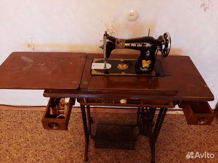 Винтажная швейная машина Butterfly