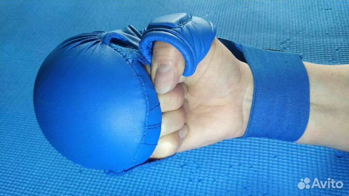 Боксерские перчатки