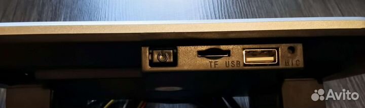 Зеркало заднего вида со встроенный экраном