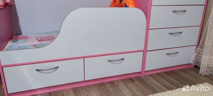 Детская кровать с комодом