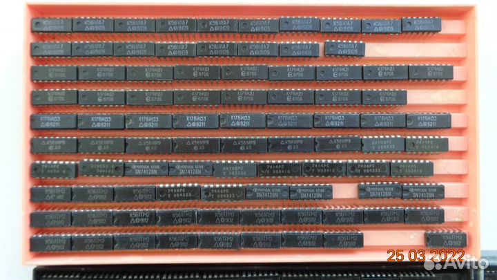 Микросхемы К561, К176