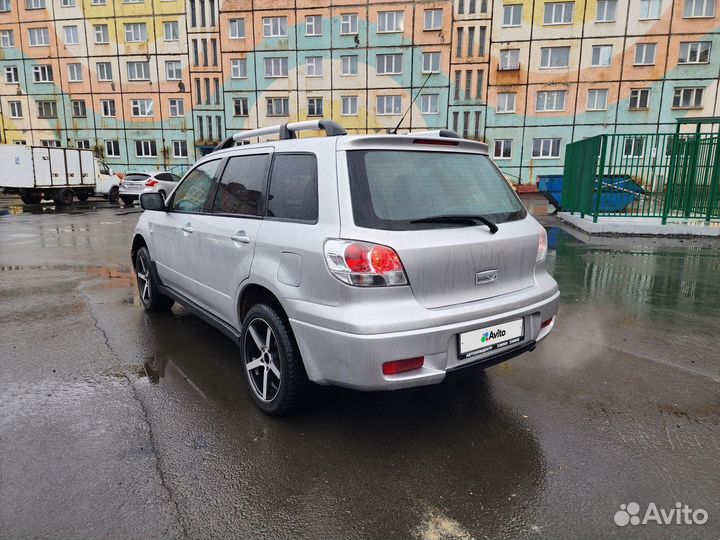 Mitsubishi Outlander 2.4 AT, 2004, 175 000 км
