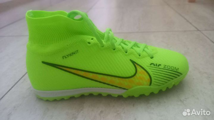 Футбольные бутсы nike 36