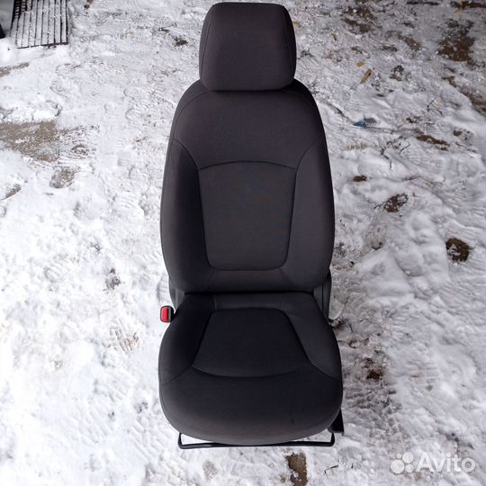 Переднее левое сиденье Chevrolet Spark M300