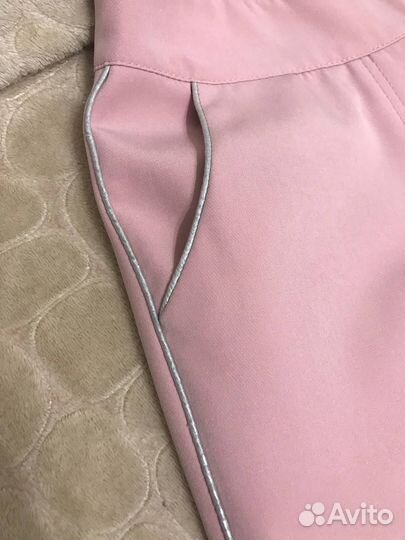 Женский костюм пудрового цвета