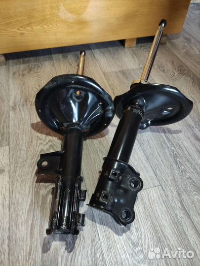 Газовые передние стойки на Hyundai Elantra HD