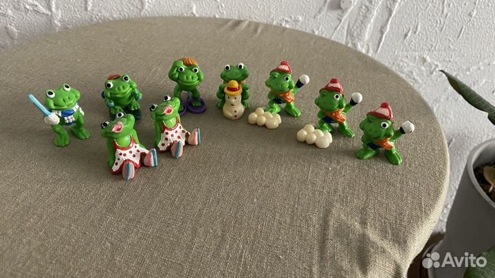 Киндер сюрприз игрушки (пингвины, лягушки и тд)