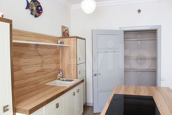 5-к. квартира, 227,6 м², 1/5 эт.