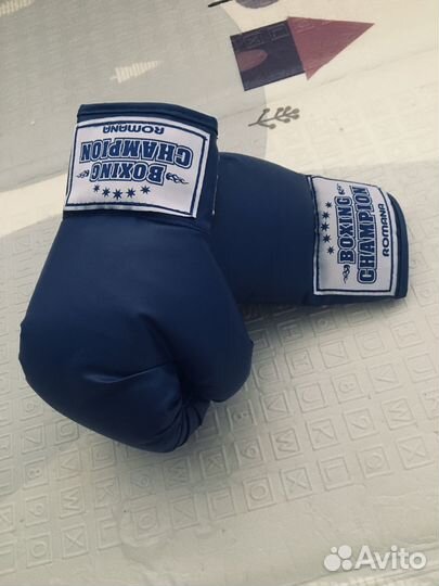 Боксерские перчатки