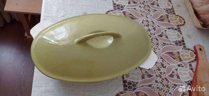 Чугунная кострюля