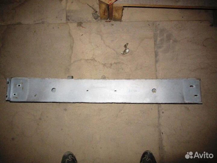 Усилитель бампера передний Chrysler Pt Cruiser