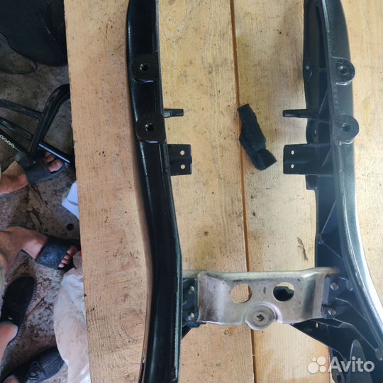 Подрамник Suzuki gsx r k7 600- 750