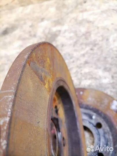 Диски тормозные задние Audi A4 B7 2.0T 4WD