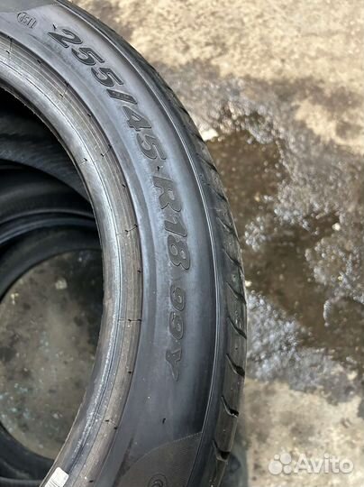 Pirelli P Zero 255/45 R18