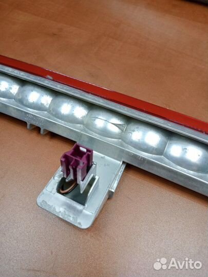 Фонарь задний (стоп сигнал) Mercedes-Benz