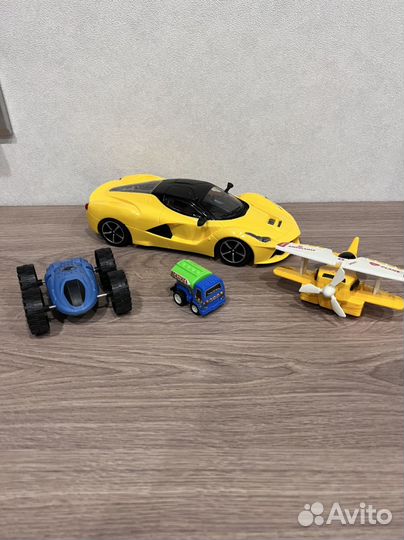Машинки и самолет