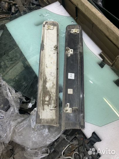 Накладка задней двери Лексус GX460 2012-2018