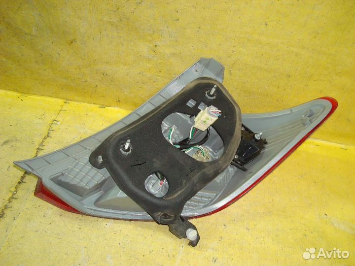 Стоп Toyota Vitz KSP130 (Левое)