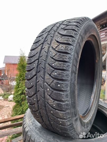 Bridgestone Ice Cruiser 7000S 205/55 R16