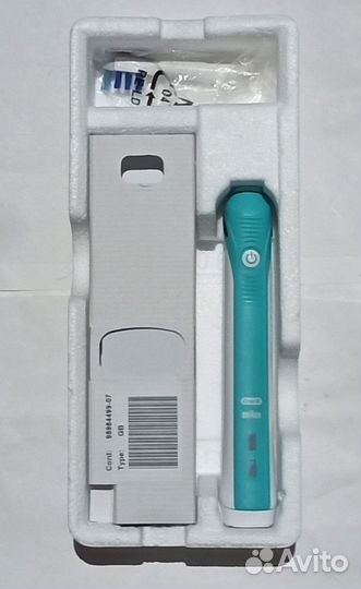 Электрическая зубная щетка Oral-B TriZone 1000